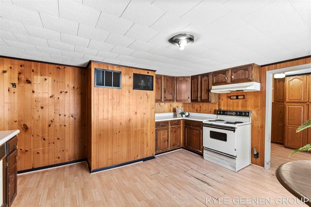 51 Manley Street, Holland, MI 49424