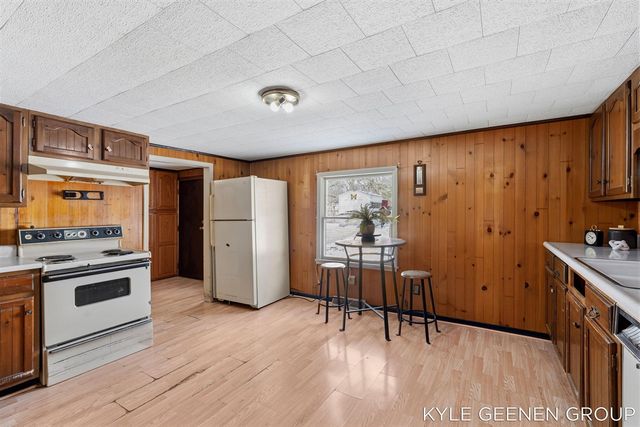 51 Manley Street, Holland, MI 49424