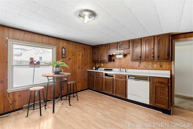 51 Manley Street, Holland, MI 49424