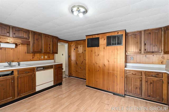 51 Manley Street, Holland, MI 49424