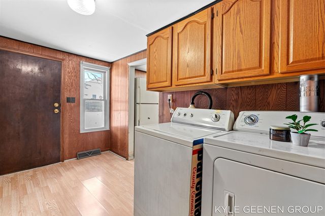 51 Manley Street, Holland, MI 49424