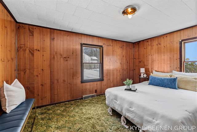 51 Manley Street, Holland, MI 49424