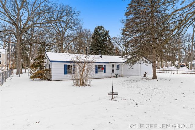 51 Manley Street, Holland, MI 49424