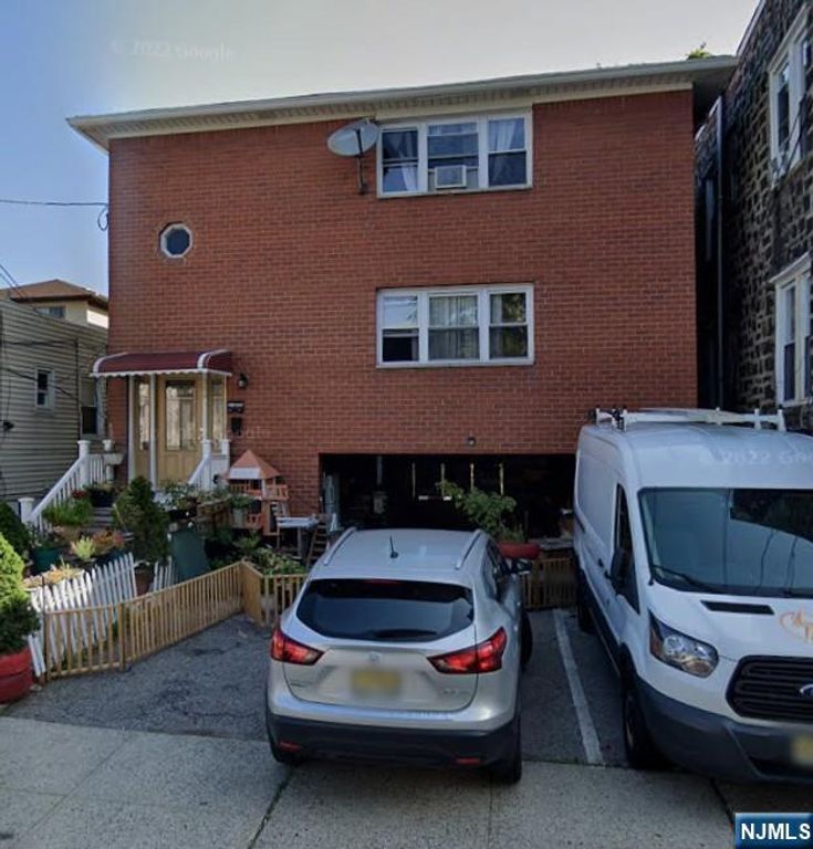 269 Delano Place, Fairview, NJ 07022