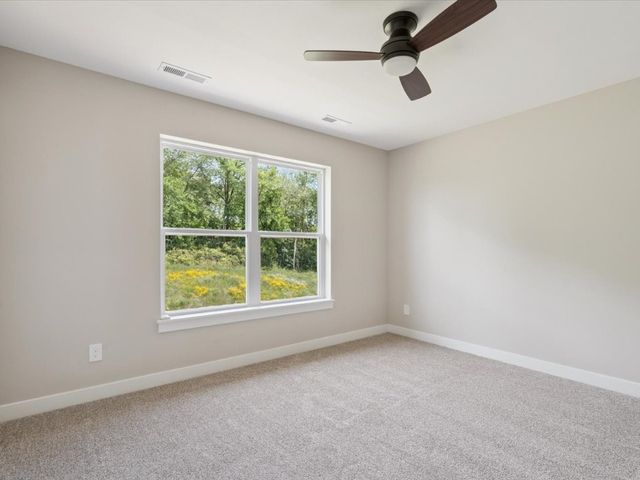 1517 Legend Drive, Tiffin, IA 52340