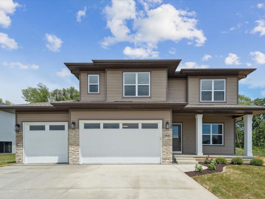 1517 Legend Drive, Tiffin, IA 52340