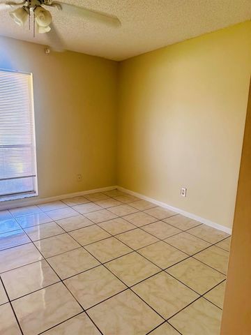 6245 Saxon Boulevard, West Palm Beach, FL 33417