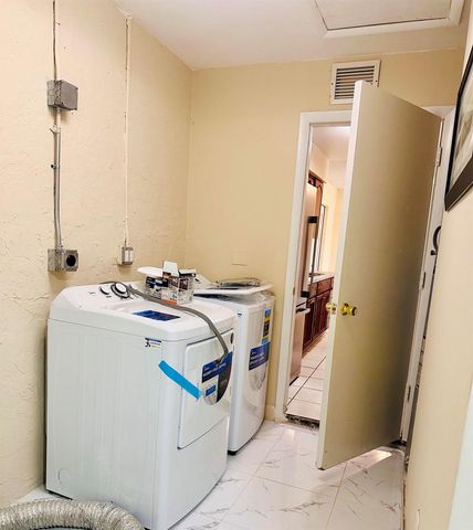 6245 Saxon Boulevard, West Palm Beach, FL 33417