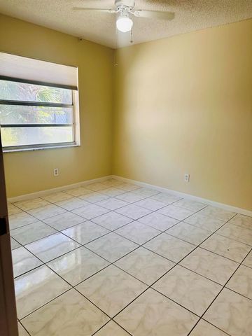 6245 Saxon Boulevard, West Palm Beach, FL 33417