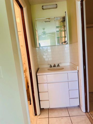 6245 Saxon Boulevard, West Palm Beach, FL 33417