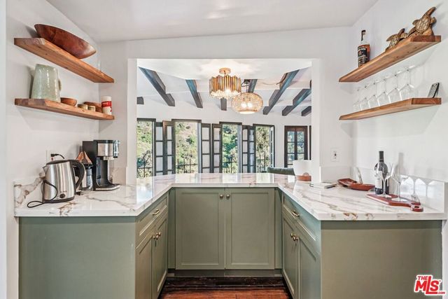 8718 Crescent Drive, Los Angeles, CA 90046