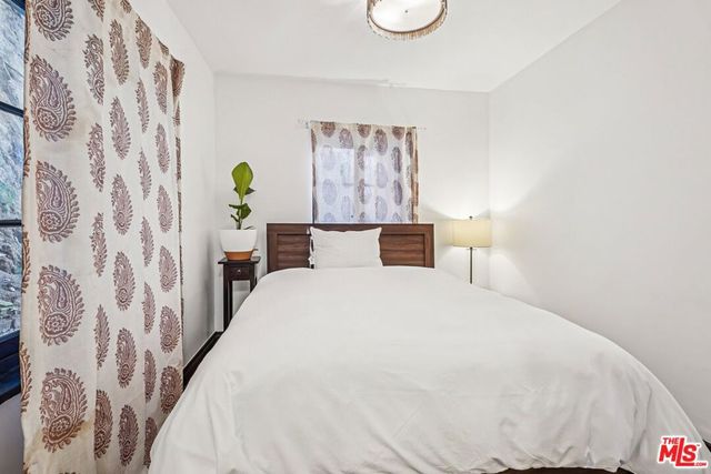 8718 Crescent Drive, Los Angeles, CA 90046