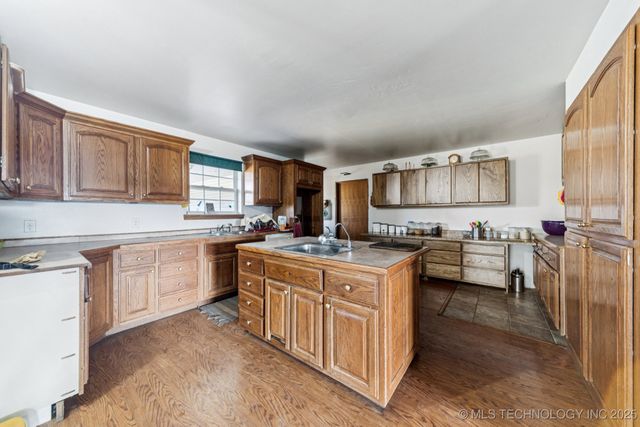 4514 S 4390 Road, Welch, OK 74369