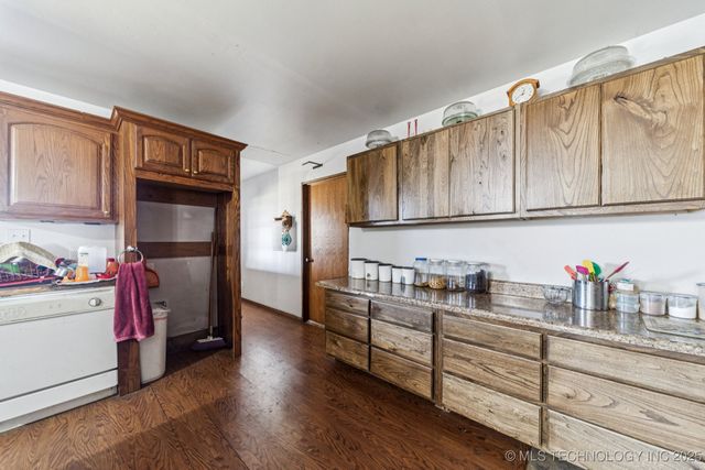 4514 S 4390 Road, Welch, OK 74369