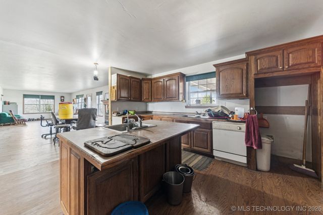 4514 S 4390 Road, Welch, OK 74369