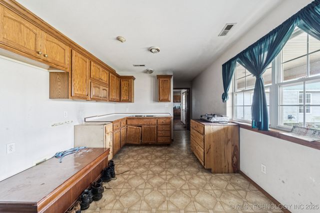 4514 S 4390 Road, Welch, OK 74369