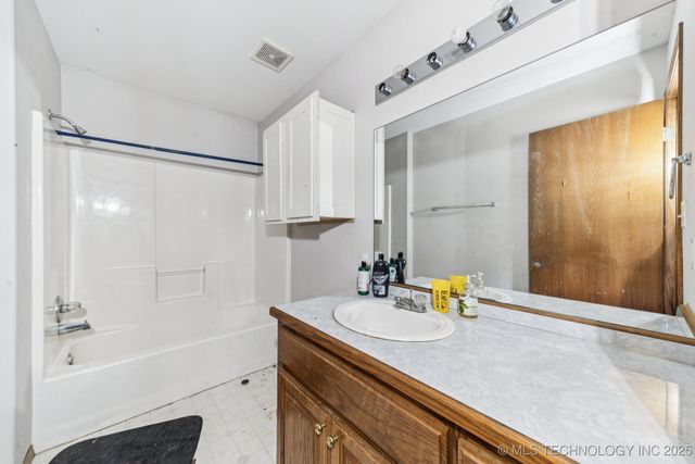 4514 S 4390 Road, Welch, OK 74369