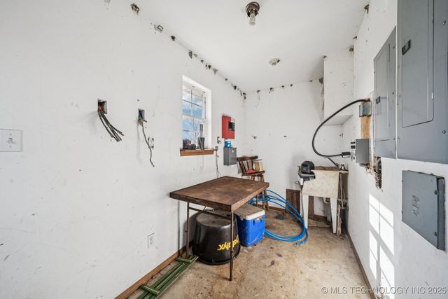 4514 S 4390 Road, Welch, OK 74369