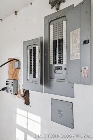 4514 S 4390 Road, Welch, OK 74369