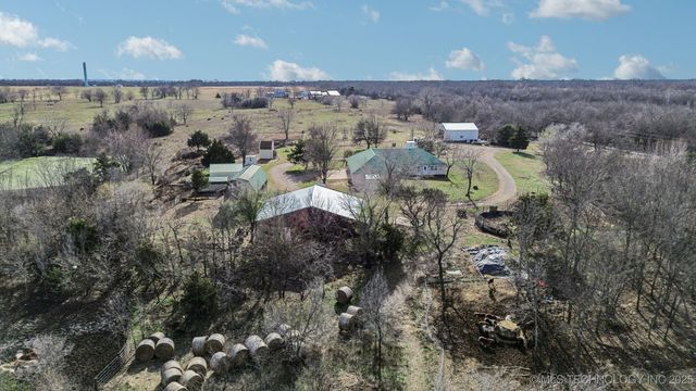 4514 S 4390 Road, Welch, OK 74369