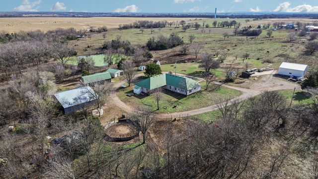 4514 S 4390 Road, Welch, OK 74369