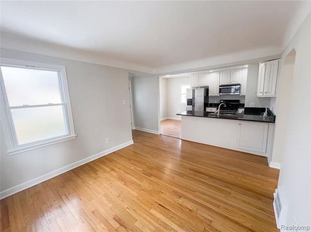 1824 E Hudson Avenue, Royal Oak, MI 48067