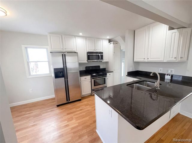 1824 E Hudson Avenue, Royal Oak, MI 48067