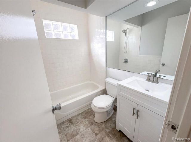 1824 E Hudson Avenue, Royal Oak, MI 48067