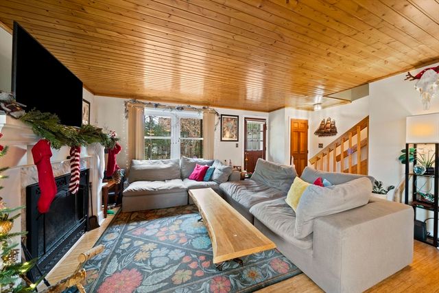 55 Minot Ave 55, Wareham, MA 02571