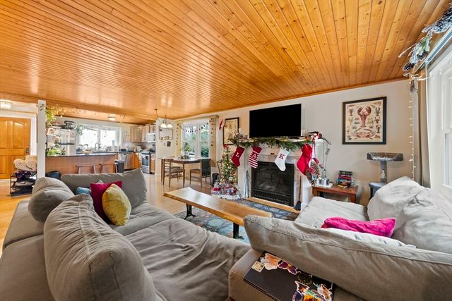 55 Minot Ave 55, Wareham, MA 02571