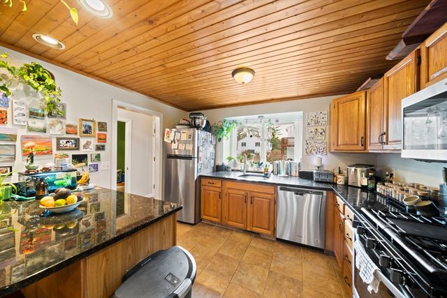 55 Minot Ave 55, Wareham, MA 02571