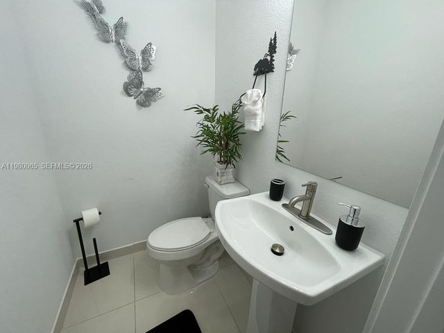 302 NW 11th Court 302, Florida City, FL 33034