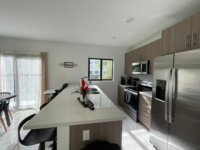 302 NW 11th Court 302, Florida City, FL 33034