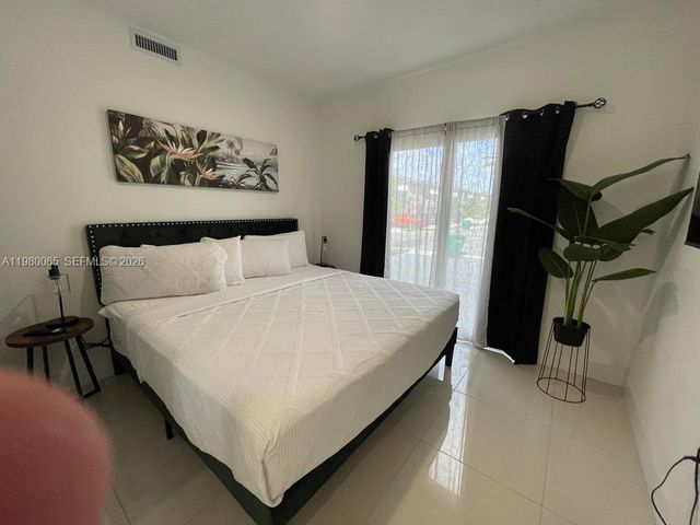 302 NW 11th Court 302, Florida City, FL 33034