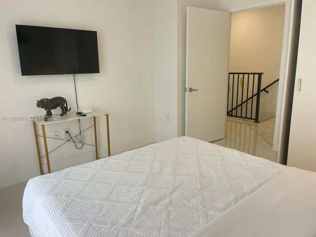 302 NW 11th Court 302, Florida City, FL 33034