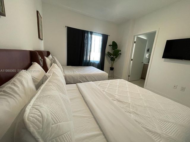 302 NW 11th Court 302, Florida City, FL 33034