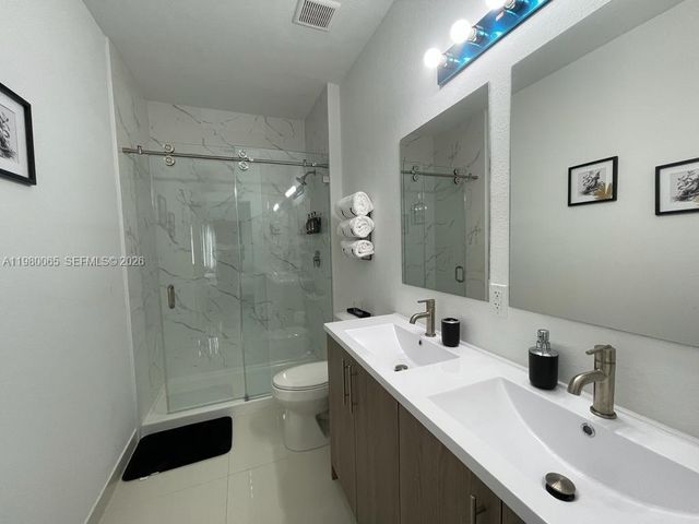 302 NW 11th Court 302, Florida City, FL 33034