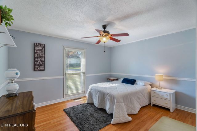 115 Lake Circle, Harriman, TN 37748