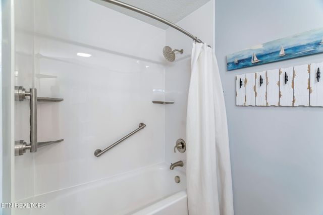 115 Lake Circle, Harriman, TN 37748