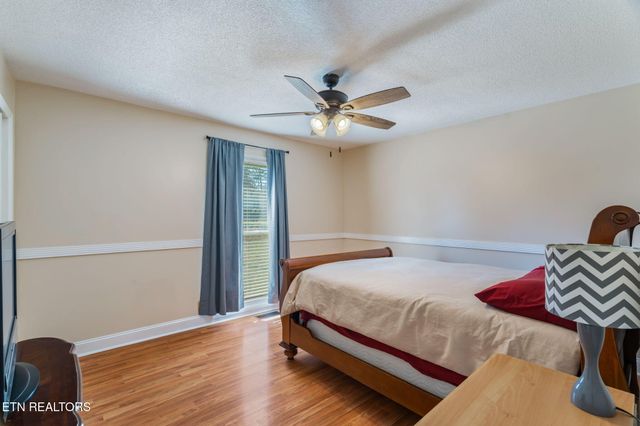 115 Lake Circle, Harriman, TN 37748