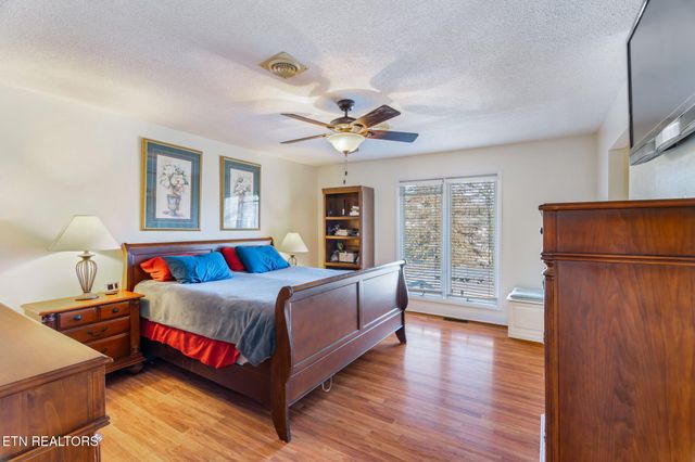 115 Lake Circle, Harriman, TN 37748