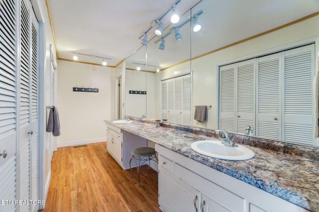 115 Lake Circle, Harriman, TN 37748