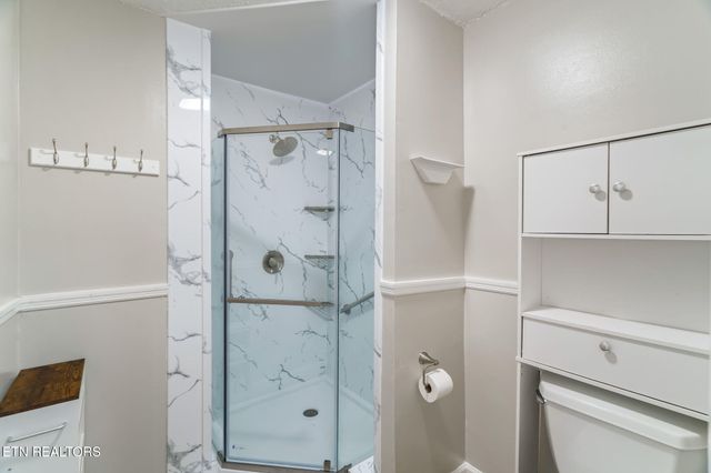 115 Lake Circle, Harriman, TN 37748