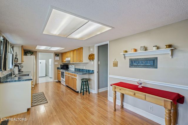 115 Lake Circle, Harriman, TN 37748