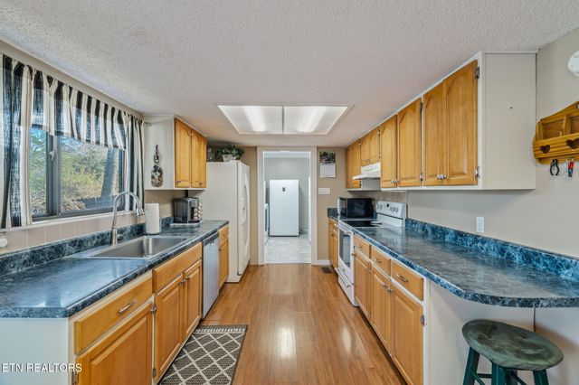 115 Lake Circle, Harriman, TN 37748