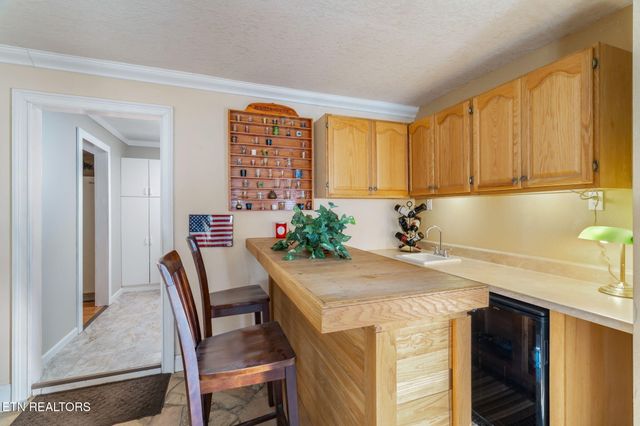 115 Lake Circle, Harriman, TN 37748