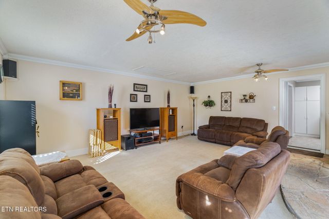 115 Lake Circle, Harriman, TN 37748