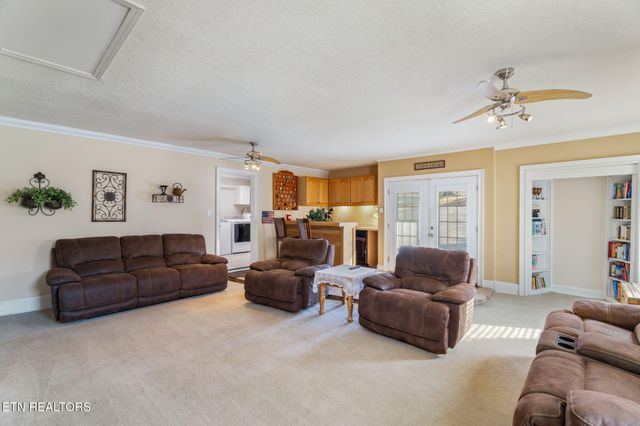 115 Lake Circle, Harriman, TN 37748