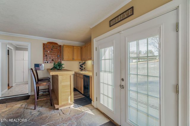 115 Lake Circle, Harriman, TN 37748