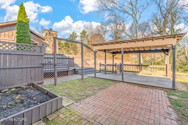 115 Lake Circle, Harriman, TN 37748
